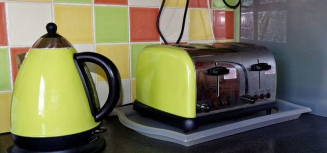 Jak bezpečně zacházet s domácími elektrospotřebiči?